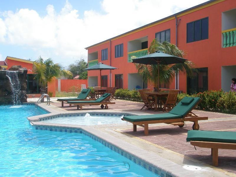 Del Rey Apartments Aruba Exteriör bild
