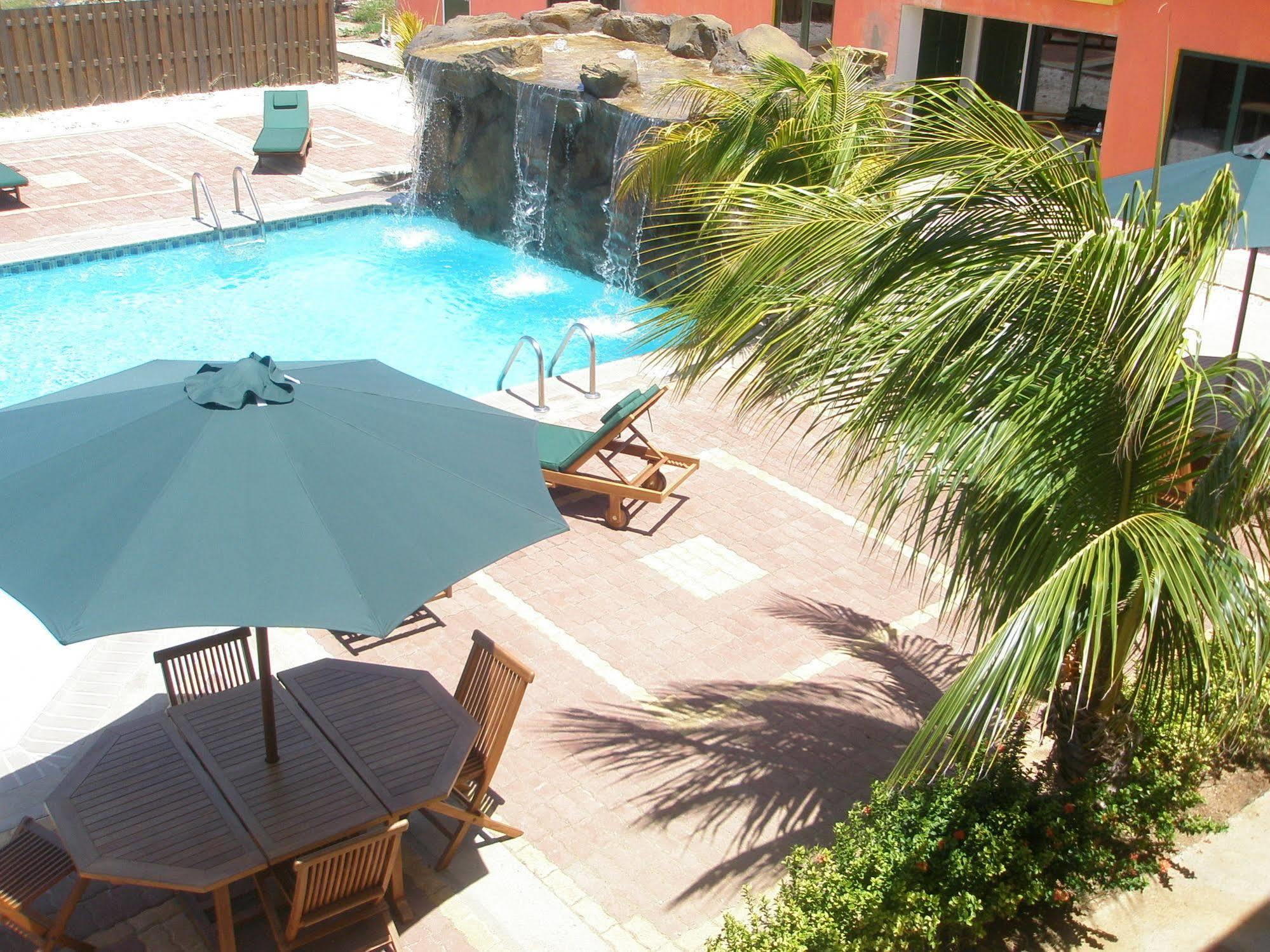 Del Rey Apartments Aruba Exteriör bild