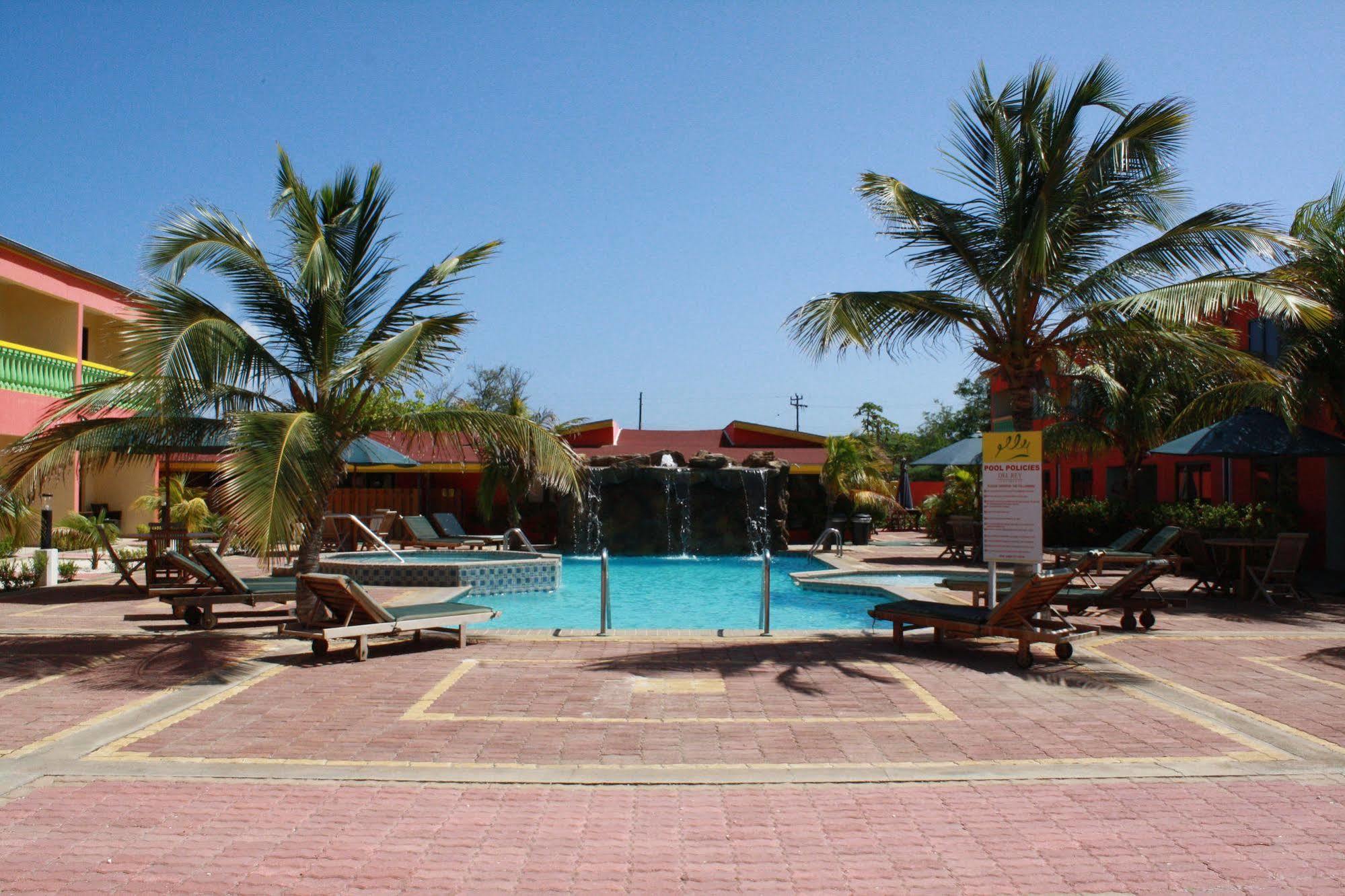 Del Rey Apartments Aruba Exteriör bild