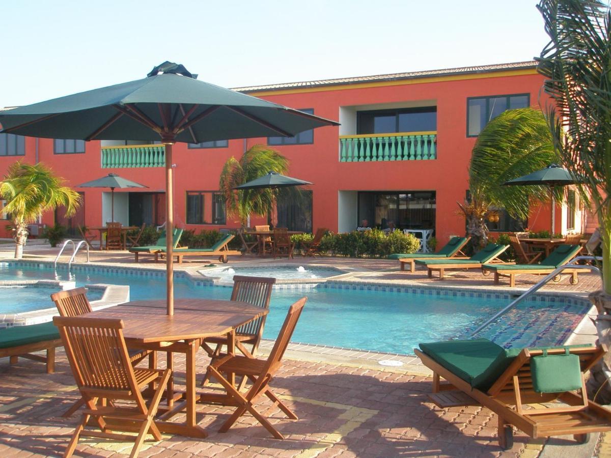 Del Rey Apartments Aruba Exteriör bild